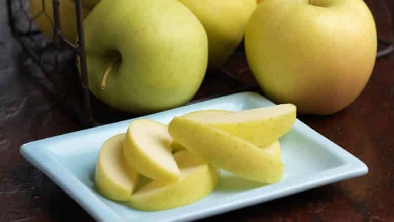 GMO Apple slices