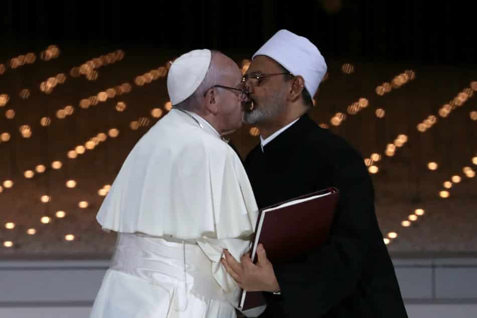 One World Religion: Pope Francis Signs Historic Covenant With Islam