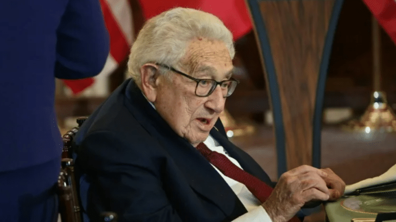 Der trilaterale Kommissar Henry Kissinger wird 100 Jahre alt und wird immer noch nicht zur Rechenschaft gezogen