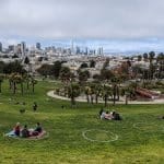Dolores_Park_social_distancing